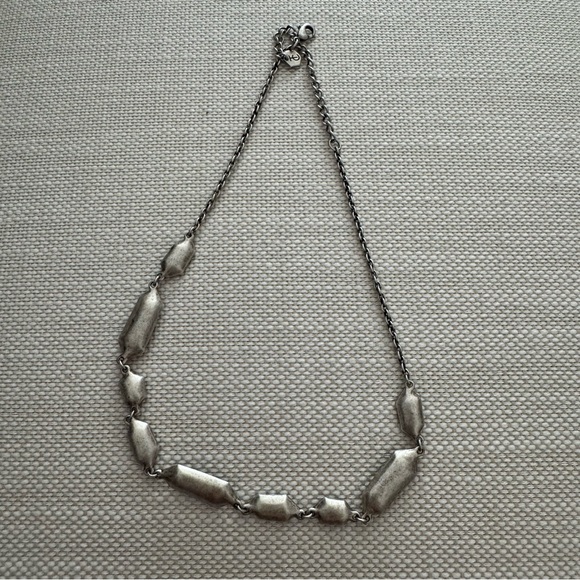 Stunning Swarovski crystal necklace in gorgeous purple! Like new! - Picture 8 of 12